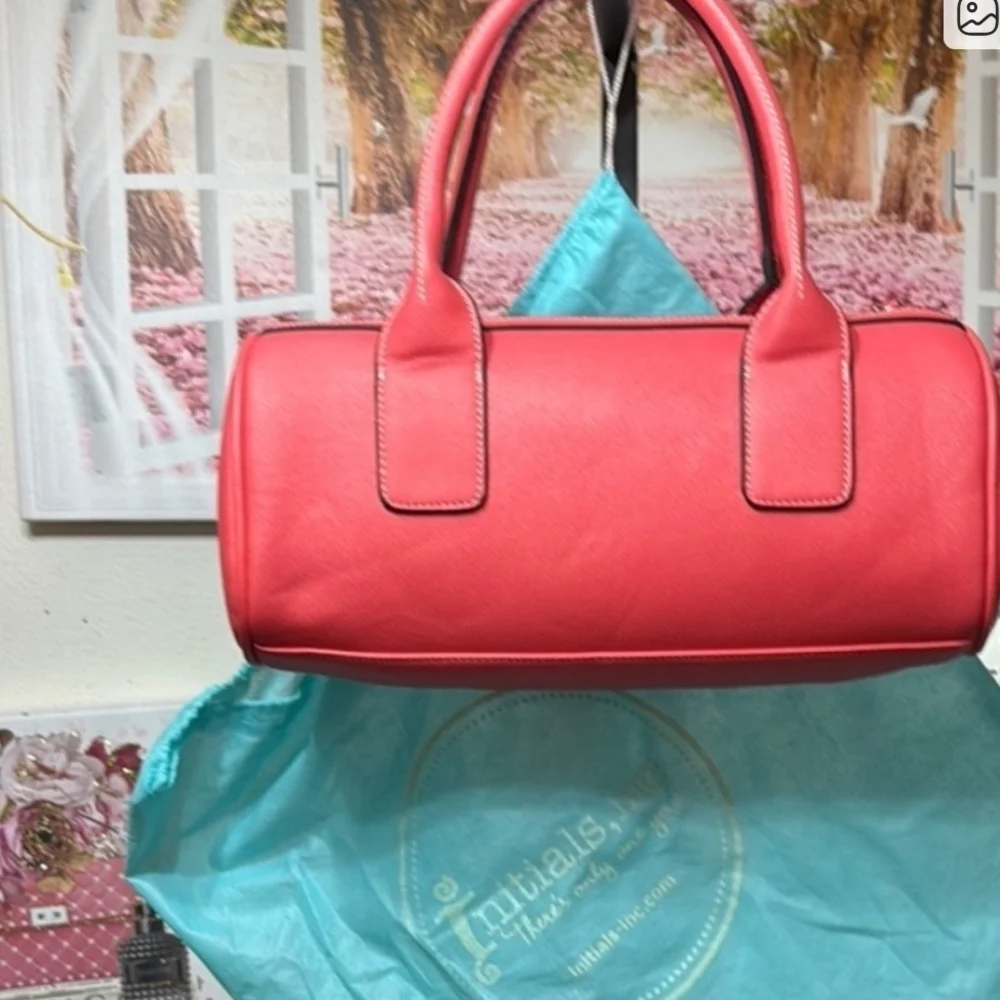 Initials, Inc Coral Barrel Bag NWOT - Picture 1 of 11